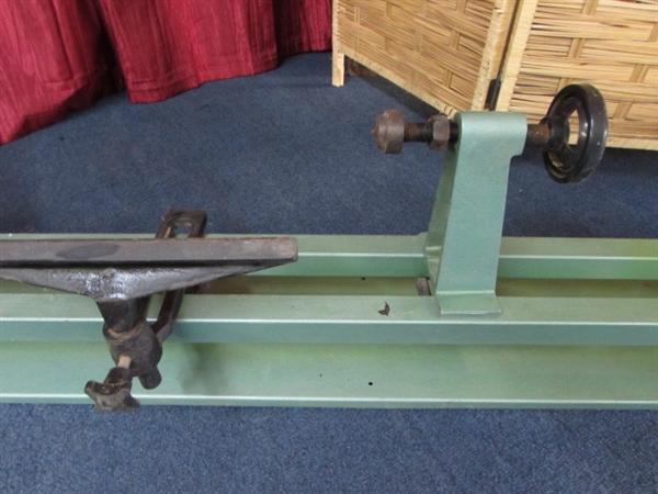 CENTRAL MACHINERY WOOD LATHE