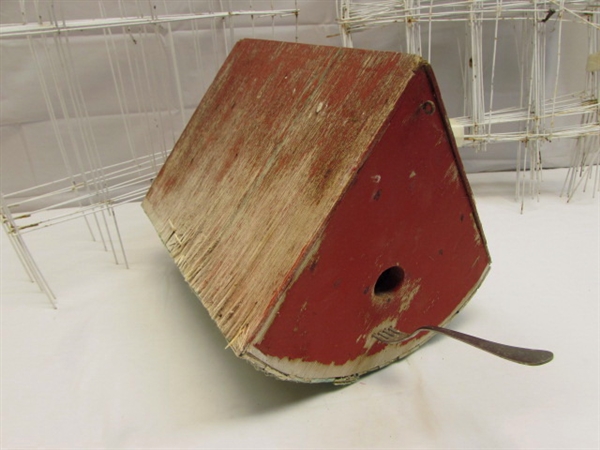 WEATHERED WATERMELON BIRDHOUSE WITH FORK PERCH & APPROX. 40 FEET OF WHITE FLOWER BED FENCING