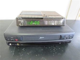 ZENITH VCR AND CLOCK RADIO