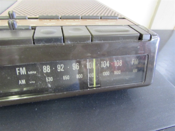 ZENITH VCR AND CLOCK RADIO