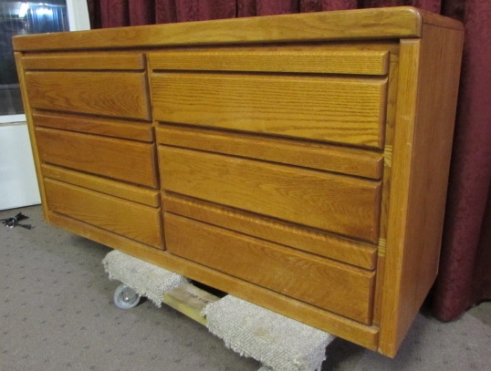 SOLID OAK DRESSER WITH 6 DRAWERS