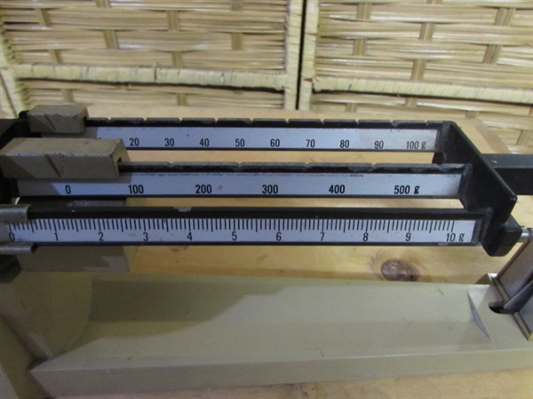 OHAUS SCALE