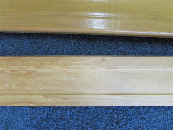 5 PIECES OF MOULDING