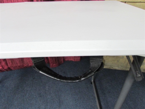 SMALL FOLDING PLASTIC TABLE