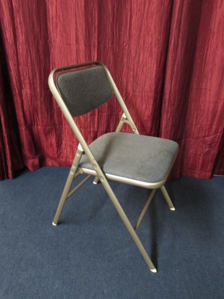 VINTAGE SAMSONITE METAL FOLDING CHAIR