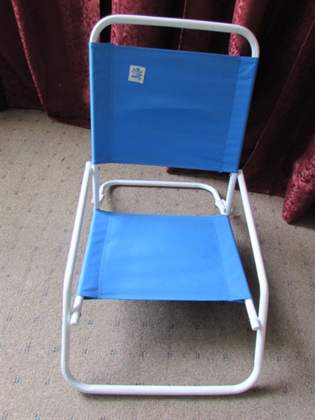 2 CHAIRS FOR THE BEACH, LAKE OR POOL