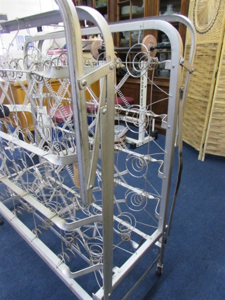 VINTAGE ROLL-AWAY UTILITY COT