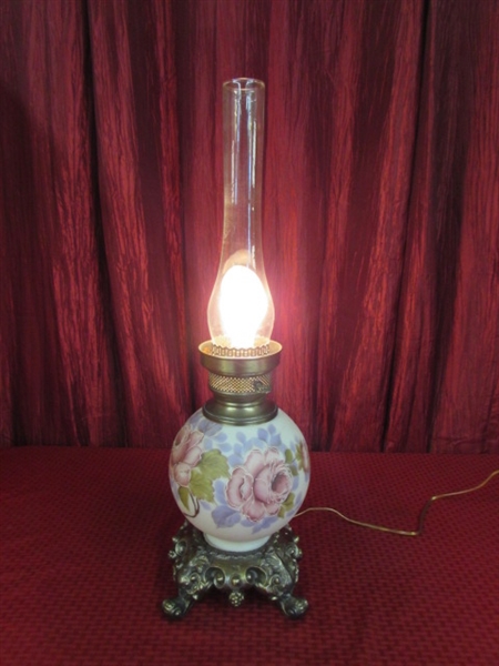 FLORAL TABLE LAMP
