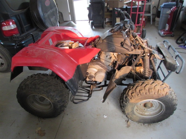 KAWASAKI BAYOU KLF300C 4X4 - FOR PARTS OR REPAIR - LOCATED OFF-SITE