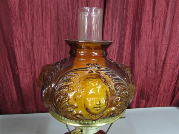 VINTAGE FENTON AMBER GLASS LAMP