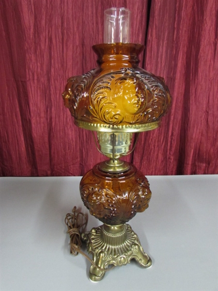 VINTAGE FENTON AMBER GLASS LAMP