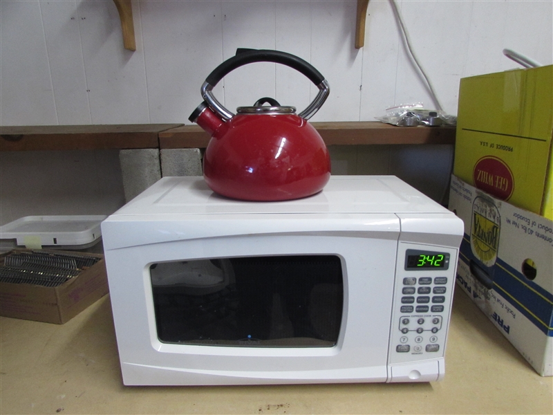 RIVAL MICROWAVE OVEN