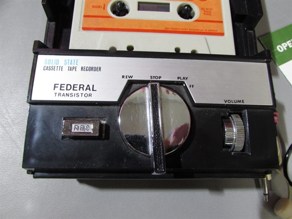 FEDERAL CASSETTE TAPE RECORDER