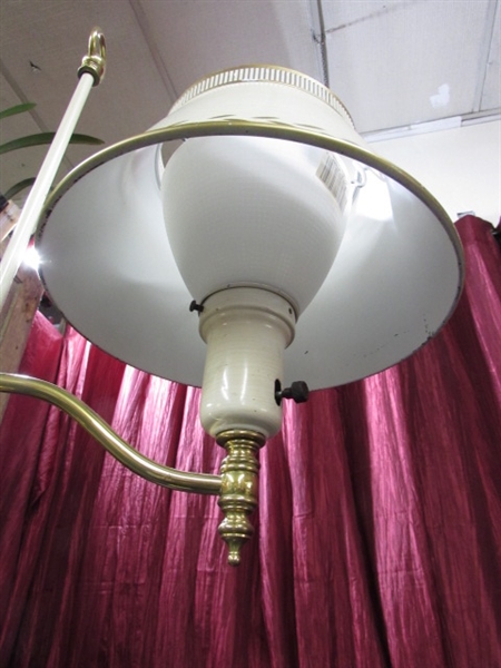 VINTAGE METAL FLOOR LAMP & MIRROR