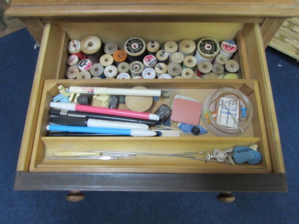 SMALL TABLE W/ DRAWERS FULL OF SEWING SUPPLIES