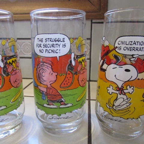 WHITE DINNERWARE & COLLECTIBLE CAMP SNOOPY GLASSES
