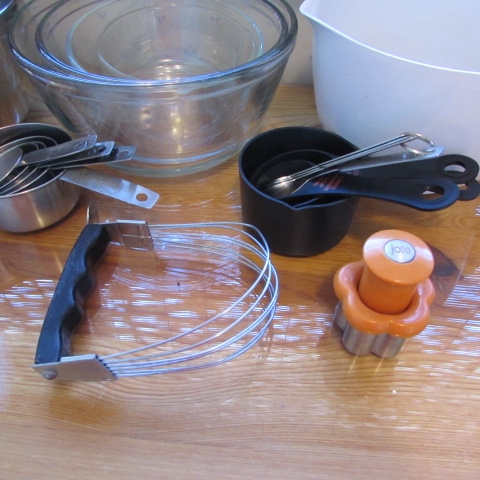 BAKING, MIXING & PREP BOWLS, MEASURING CUPS, SPOONS & MORE