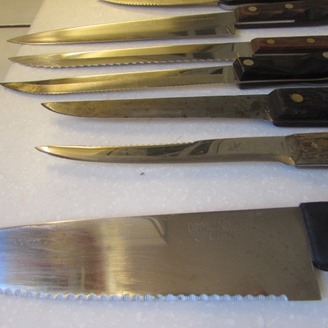 ASSORTED KITCHEN KNIVES & 2 CUTTING BOARDS
