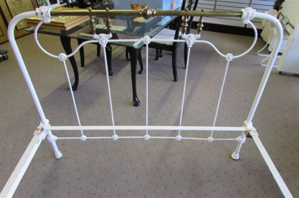 BEAUTIFUL VINTAGE CAST IRON & BRASS DOUBLE BED FRAME
