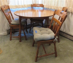FLINTRIDGE SOLID MAPLE KITCHEN TABLE W/DROP SIDES & 4 MATCHING CHAIRS
