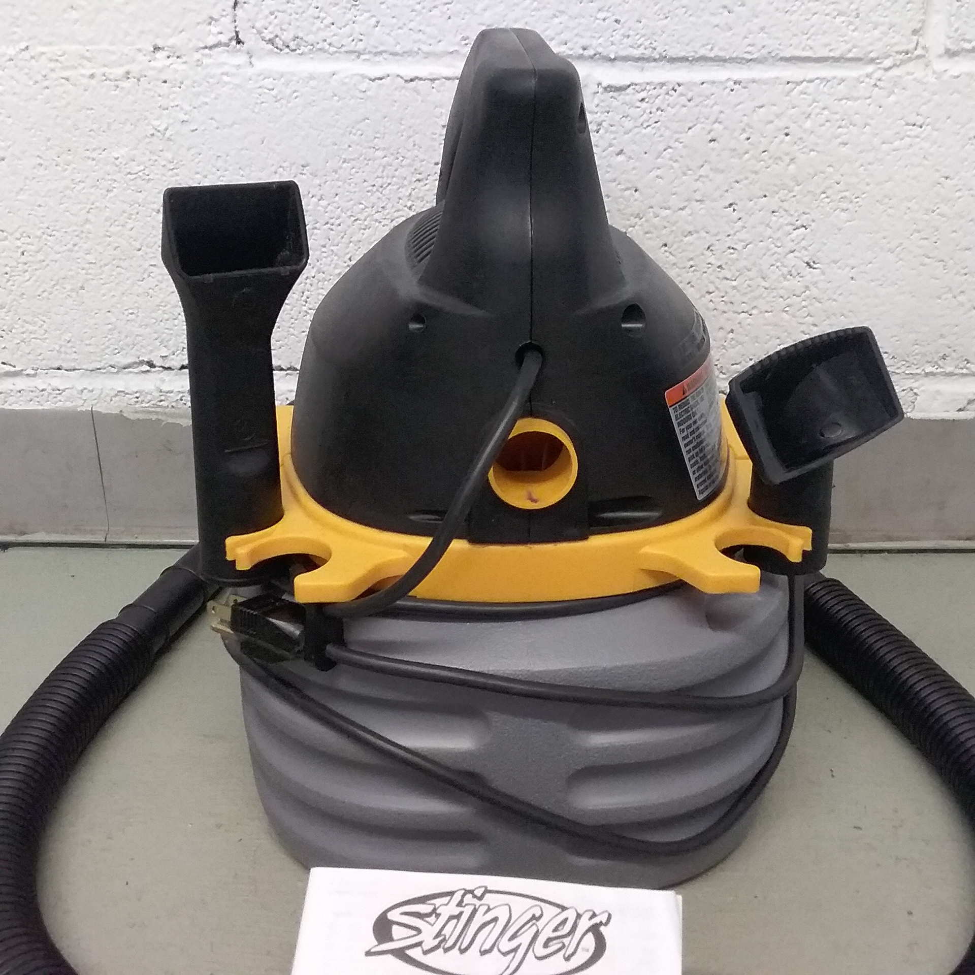 Lot Detail STINGER 2.5 GALLON WET/DRY VAC
