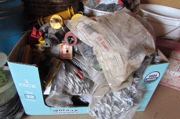 LARGE LOT OF ELECTRIC FENCE SUPPLIES