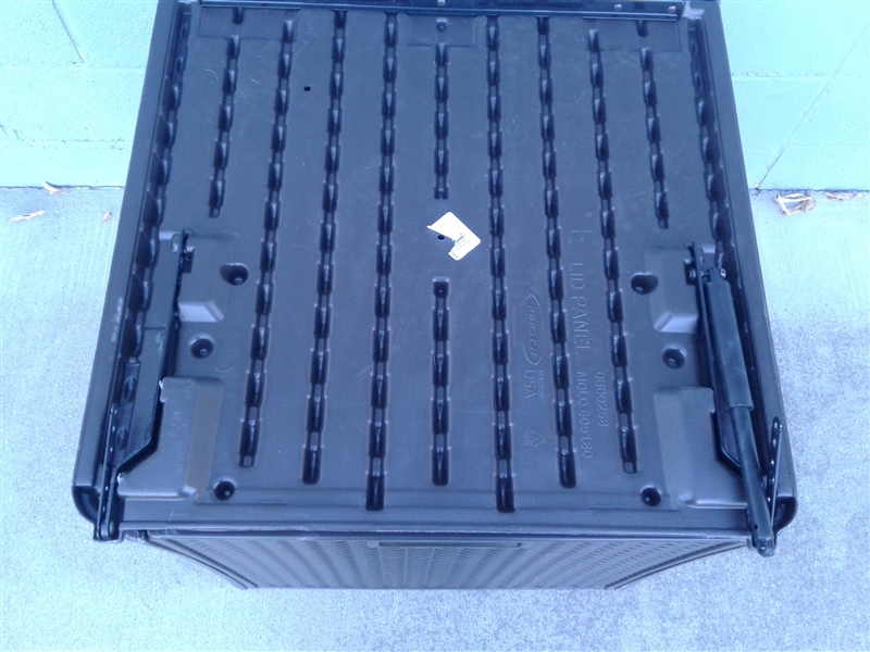 Suncast 60-Gallon Medium Deck Box
