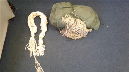 Army/Navy 35 ft T-10 Parachute & Paracord