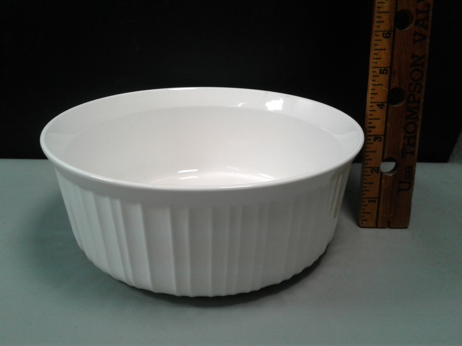 lot-detail-corningware-french-white-stoneware-2-1-2-qt-baking-dish