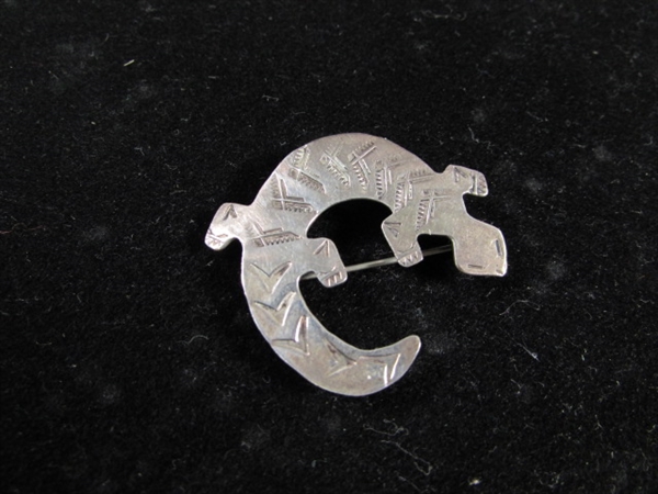 SIGNED STERLING SILVER GECKO PIN/BROOCH