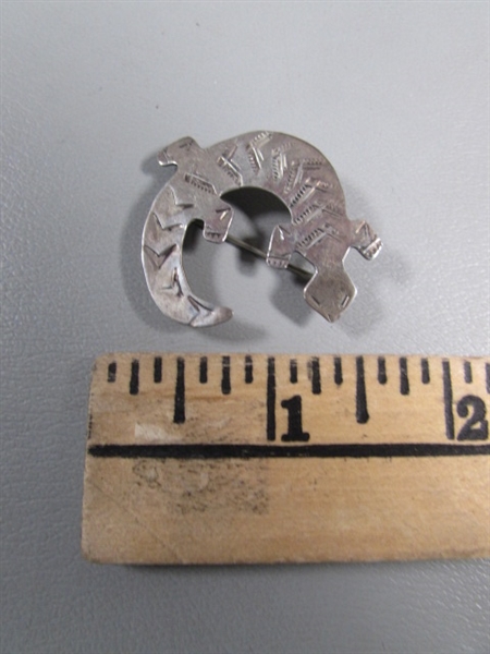 SIGNED STERLING SILVER GECKO PIN/BROOCH