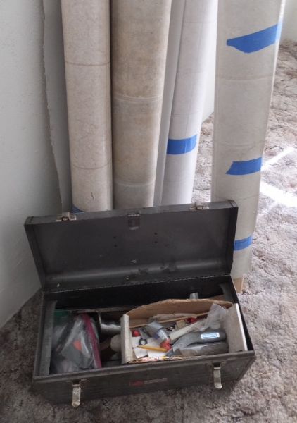 LINOLEUM, CARPET SEAM IRON, & INSTALLATION TOOLS IN CRAFTSMAN TOOL BOX