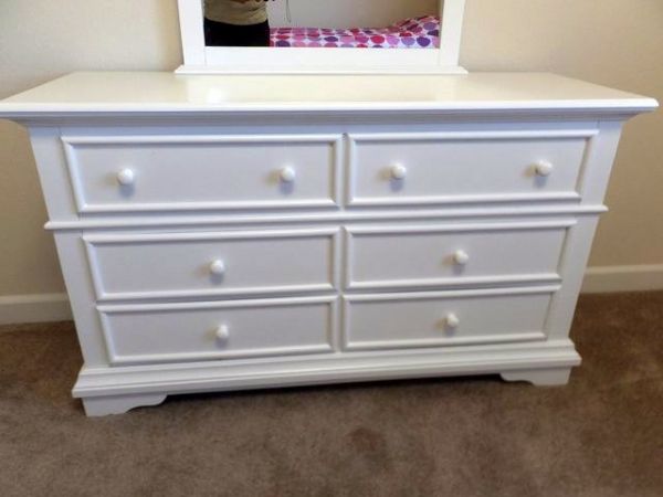 WHITE SIX DRAWER DRESSER WITH MIRROR