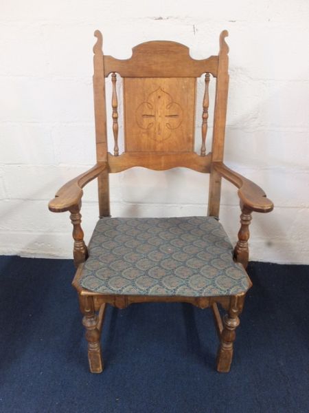 ANTIQUE WOOD TABLE WITH CHAIRS BY KARPEN