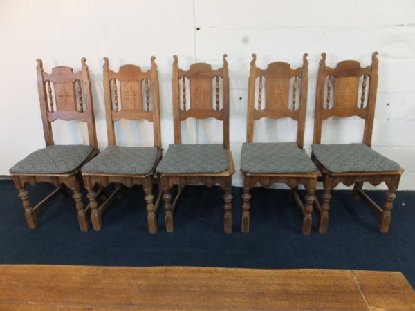 ANTIQUE WOOD TABLE WITH CHAIRS BY KARPEN