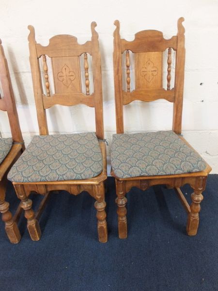 ANTIQUE WOOD TABLE WITH CHAIRS BY KARPEN