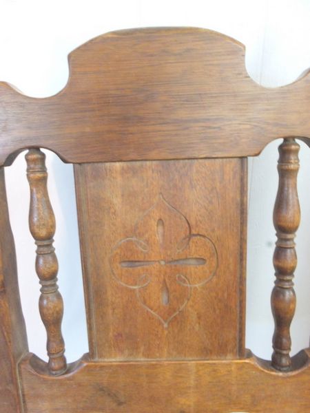 ANTIQUE WOOD TABLE WITH CHAIRS BY KARPEN