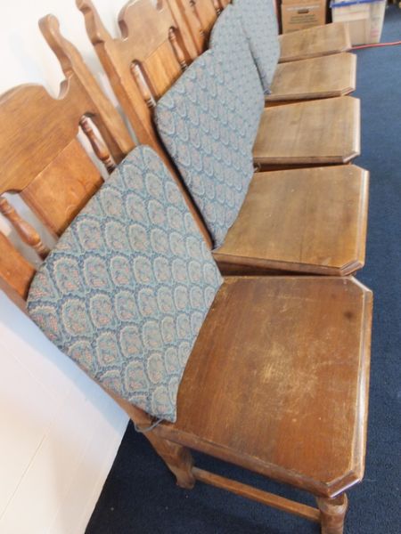 ANTIQUE WOOD TABLE WITH CHAIRS BY KARPEN