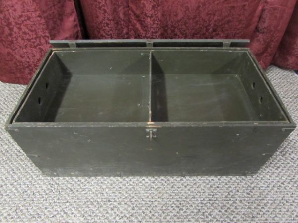 VINTAGE MILITARY FOOT LOCKER