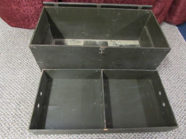 VINTAGE MILITARY FOOT LOCKER