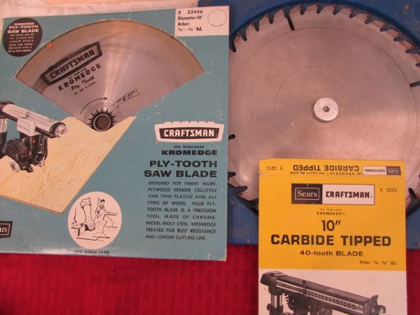 FIVE 10 SAW BLADES, SANDING WHEEL AND ALUMINUM OXIDE DISCS