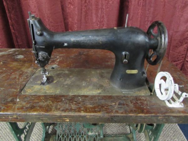 VINTAGE SINGER LEATHER SEWING MACHINE