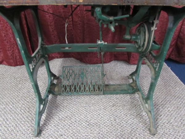 VINTAGE SINGER LEATHER SEWING MACHINE