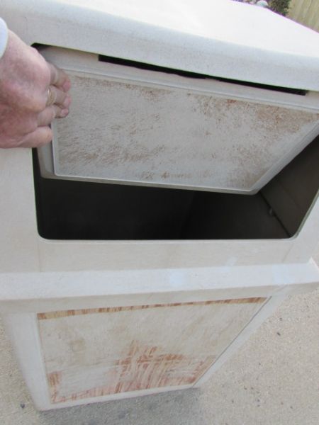 COMMERCIAL TRASH CAN WITH LID & SWINGING DOORS