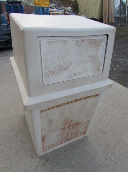 COMMERCIAL TRASH CAN WITH LID & SWINGING DOORS