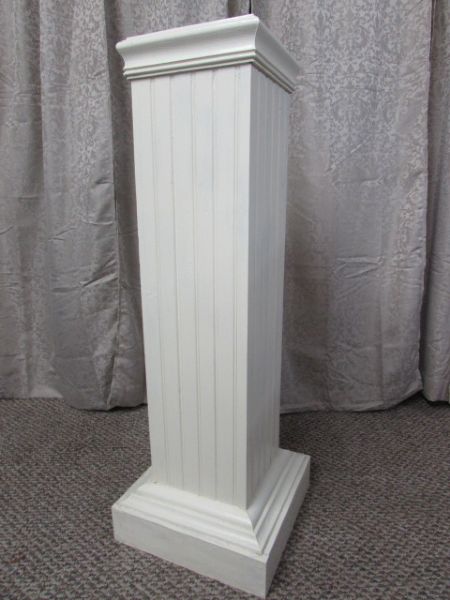 WOODEN PEDESTAL/PLANT STAND