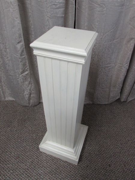 WOODEN PEDESTAL/PLANT STAND