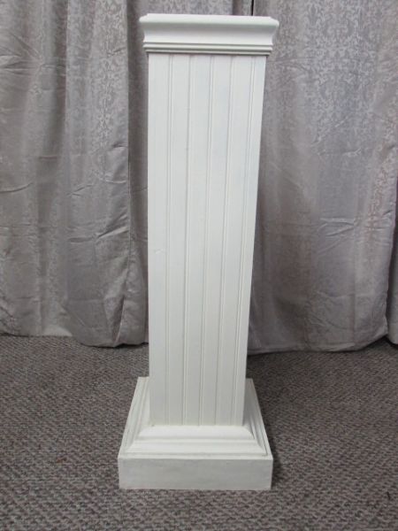 WOODEN PEDESTAL/PLANT STAND