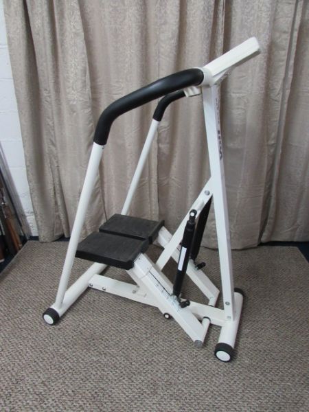 VOIT AEROBIC STEPPER EXERCISE MACHINE