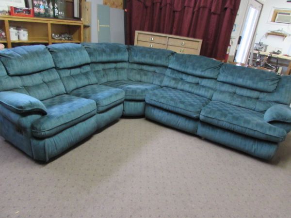 LARGE 3 PIECE **LANE** SECTIONAL SOFA 